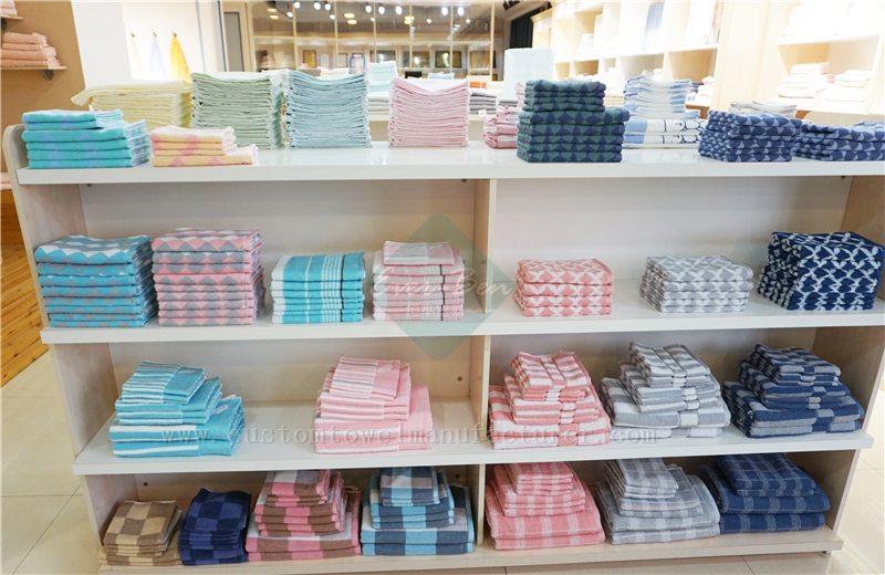 China Custom Sport Gift Towel Cloth Supplier Outdoor Holiday towels Manufacturer